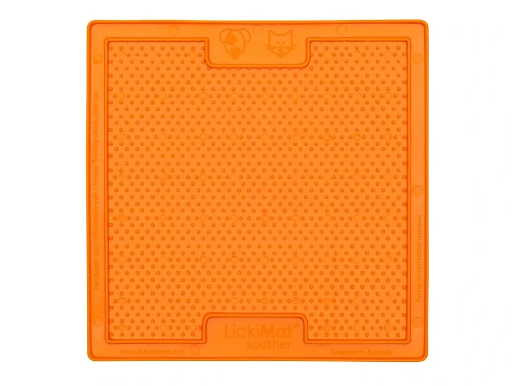 Víkendová Akce Lízací podložka pro psy a kočky LickiMat Soother, 20 x 20 cm, oranžová