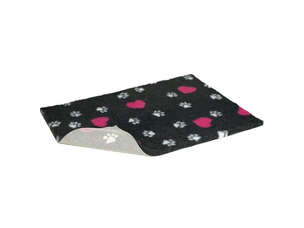 Bezpečná Platba Vetbed protiskluz / Drybed grafitová srdce a packy, role 10 x 1,5 m, vlas 30 mm
